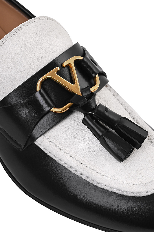 Кожаные лоферы с кисточками VALENTINO GARAVANI Черно-белый Женский 8W2S0NF9LQN Кожаные лоферы с кисточками VALENTINO GARAVANI Черно-белый Женский 8W2S0NF9LQN