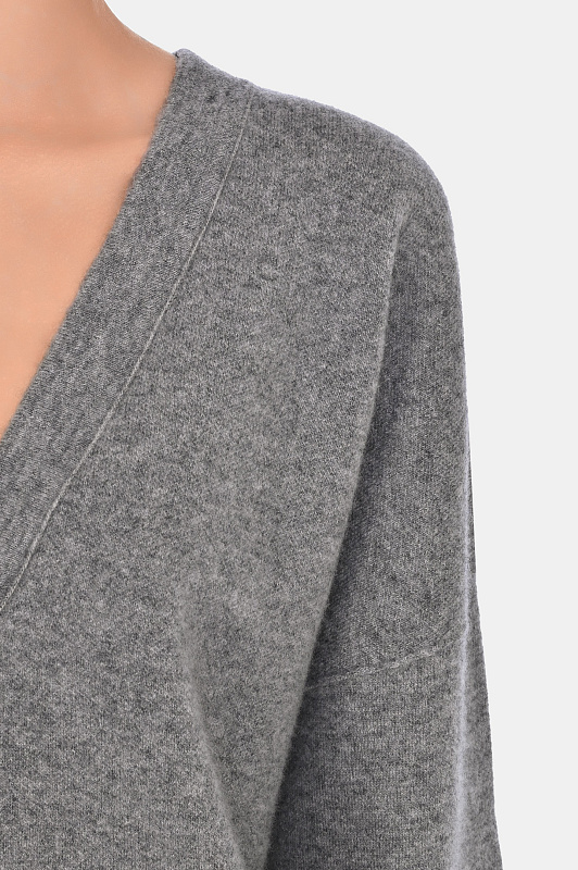 Свитер с v-образным вырезом